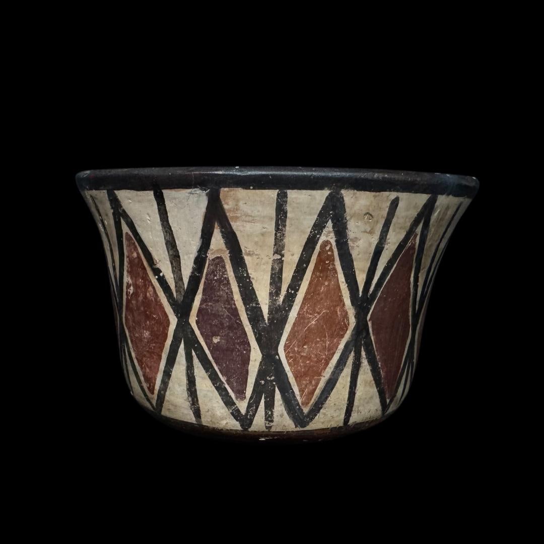 Pre-Columbian Nazca painted pottery vessel - TL tested (1 of 8)