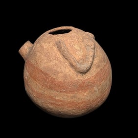 Pre-Columbian Maya pottery pot for cacao