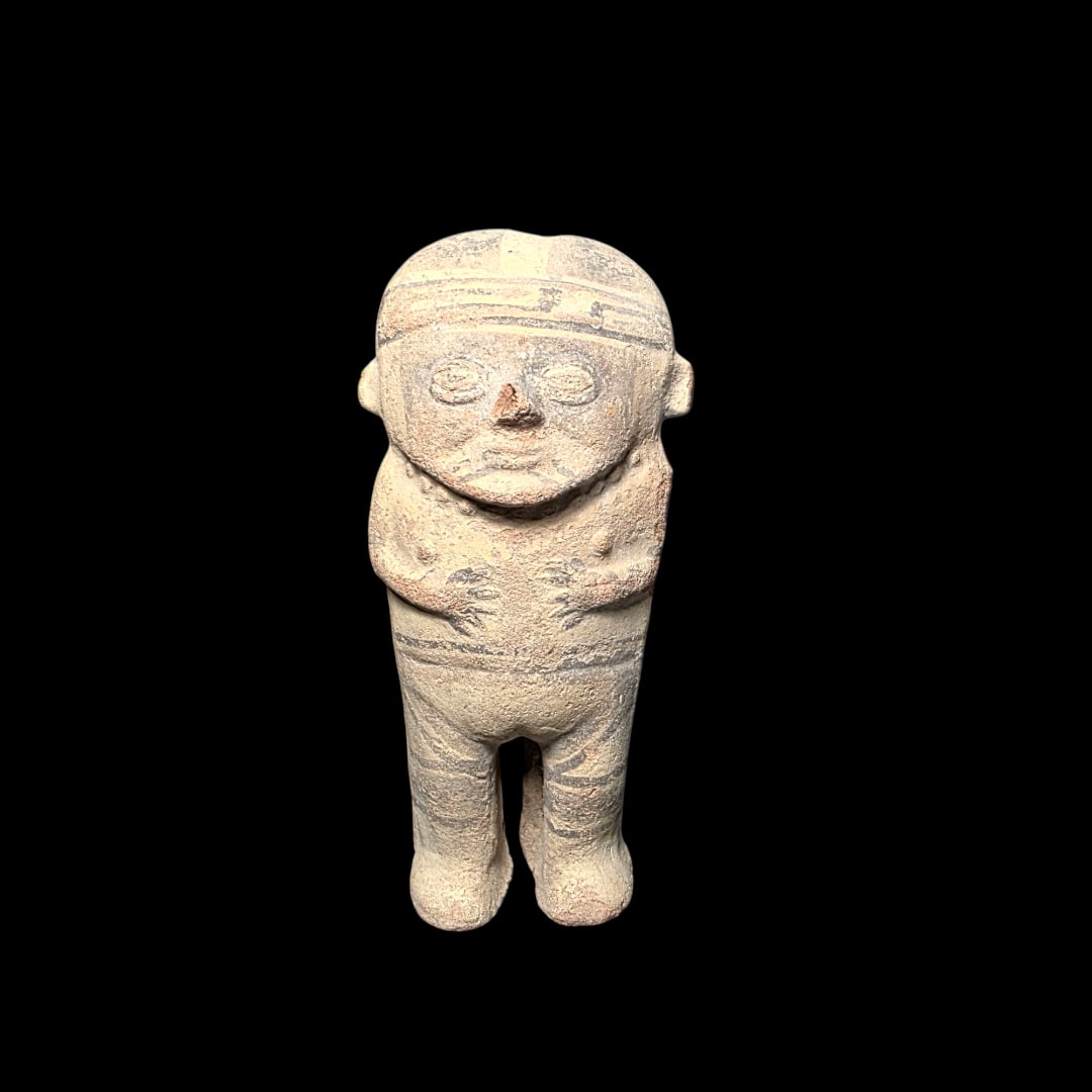 Pre-Columbian Chancay pottery figure (1 of 4)