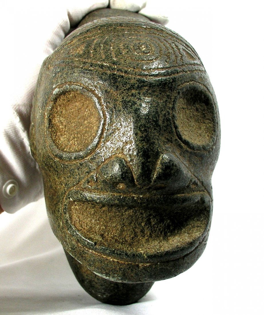 Pre-columbian Taino Skull Three pointer (1 of 6)