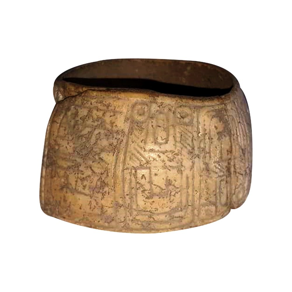Pre-columbian Mixtec Decorated Shell Bracelet (1 of 6)