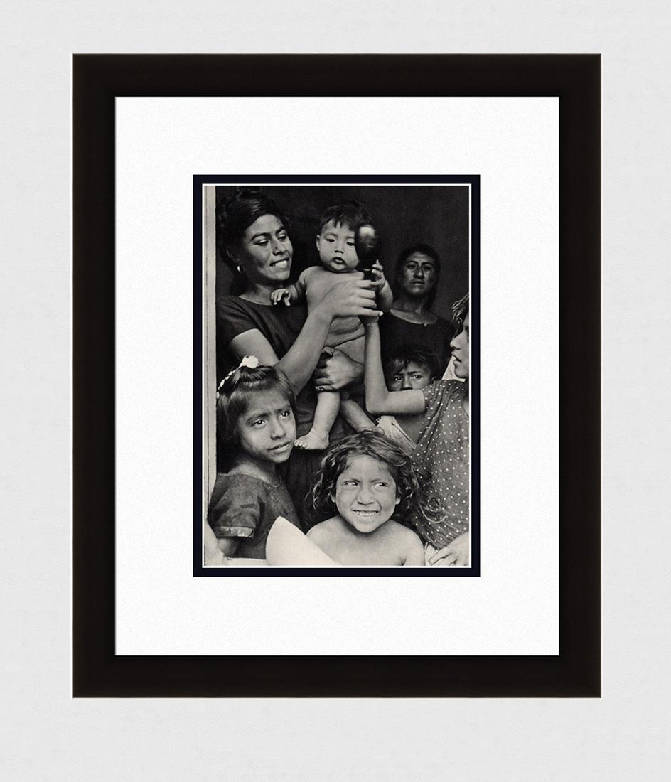 Henri Cartier-Bresson Mexico 1930's photogravure: Henri Cartier-Bresson (French, 1908 - 2004). Mexico. Antique Photogravure. 1937-1940. Excellent. Teriade. Draeger Freres. Image size 7 5/8 x 10 3/4 inches. Approximately 17 x 20 inches. This piece has