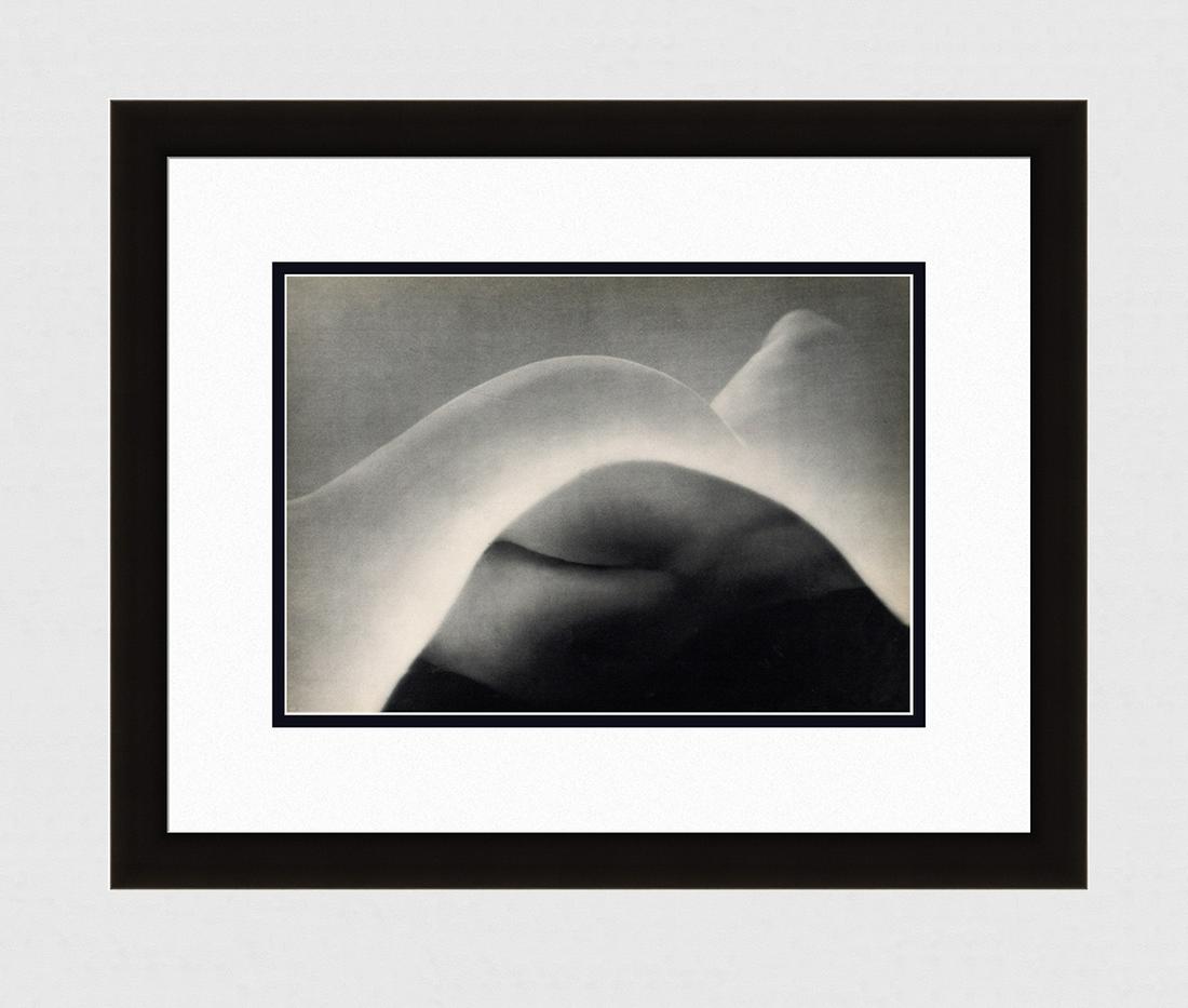 Erwin Blumenfeld Nude IV 1930's photogravure: Erwin Blumenfeld. (German, 1897 - 1969). Nude IV. Antique Photogravure. 1937-1940. Excellent. Teriade. Draeger Freres. Image size 10 1/4 x 13 7/8 inches. Approximately 20 x 23 inches. This piece has b