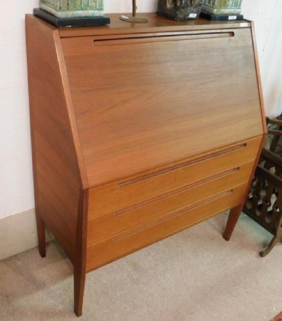 MID CENTURY DANISH MODERN MOBLER SECRETARY (1 of 3)