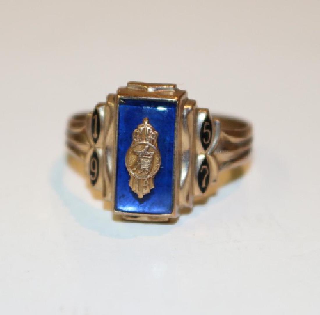 10K GOLD 1957 HIGH SCHOOL RING: CATHOLIC SCHOOL, 4.94 GR