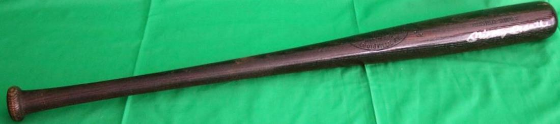 MICKEY MANTLE SIGNED LOUISVILLE SLUGGER, MODEL: 125, K55 FINISH, STAMPED ON KNOB #4, 33 3/4" LONG, NEAR MINT CONDITION.