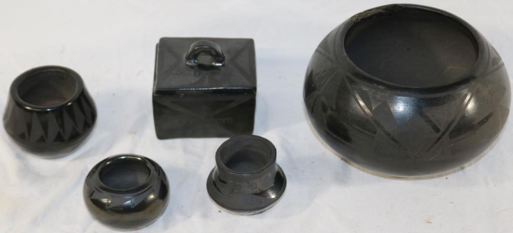 LOT OF 5 SAN IDLE ILDEFONSO BLACK ON BLACK: POTTERY ITEMS TO INCLUDE ONE BY TONITA MARTINEZ ROYBAL BORN 1892 DIED 1945 C. 1920, SLIGHT DAMAGE TO RIM, 4" H, 6 1/2" DIA. COVERED BOX BY JUANITA GONZALES BORN 1909 DIED 1998, C. 1930-1940 3 1/4" H, 