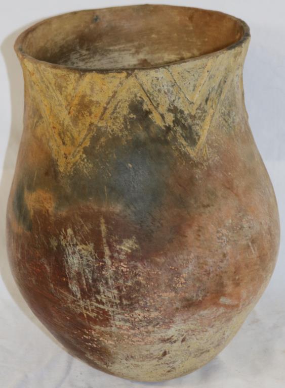 NAVAJO POTTERY UTILITARIAN POT WITH OLD HUBBLES: LABEL 12" H, 8 3/4" DIA.