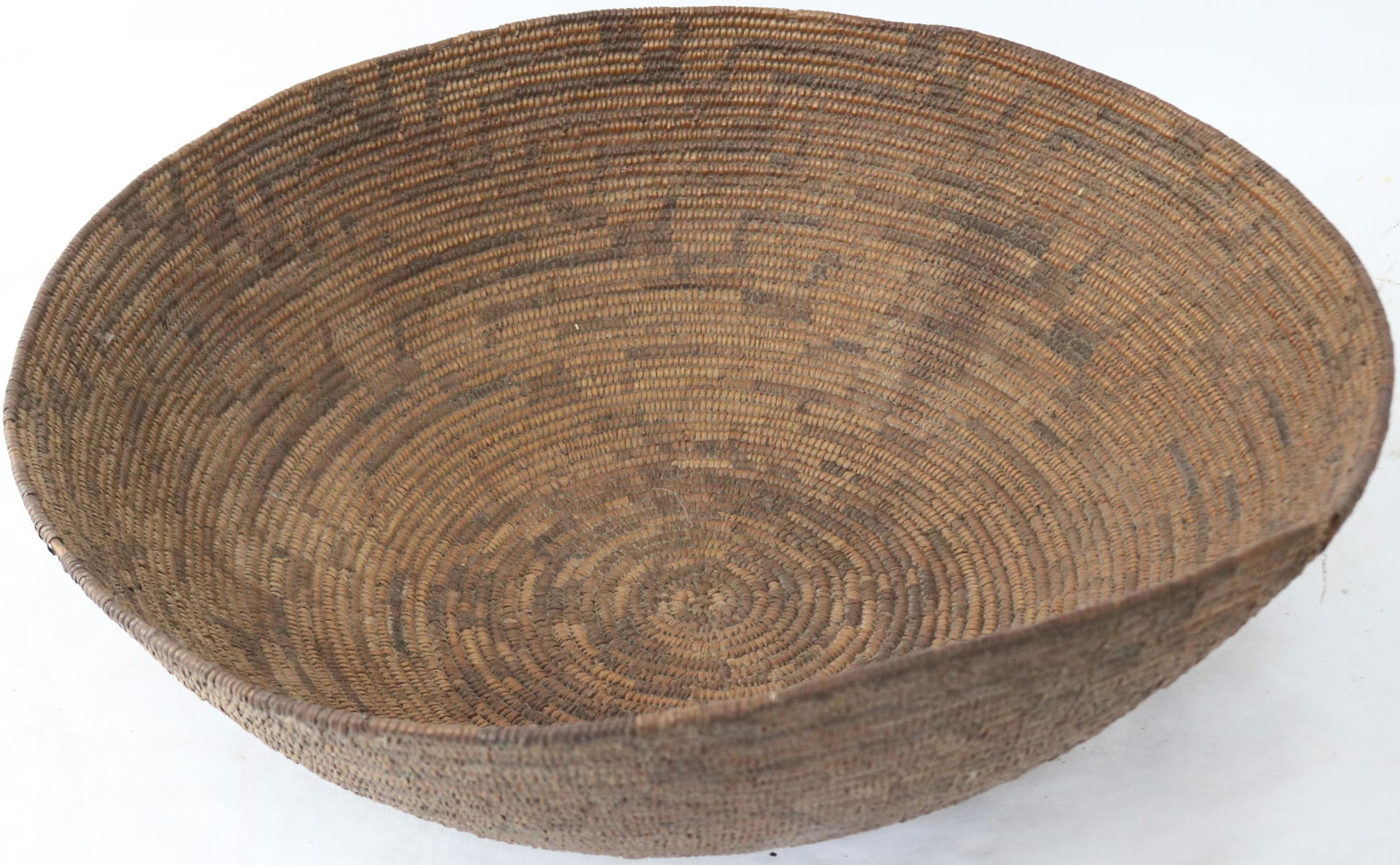 LARGE EARLY NATIVE AMERICAN BASKET GEOMETRIC (1 of 2)