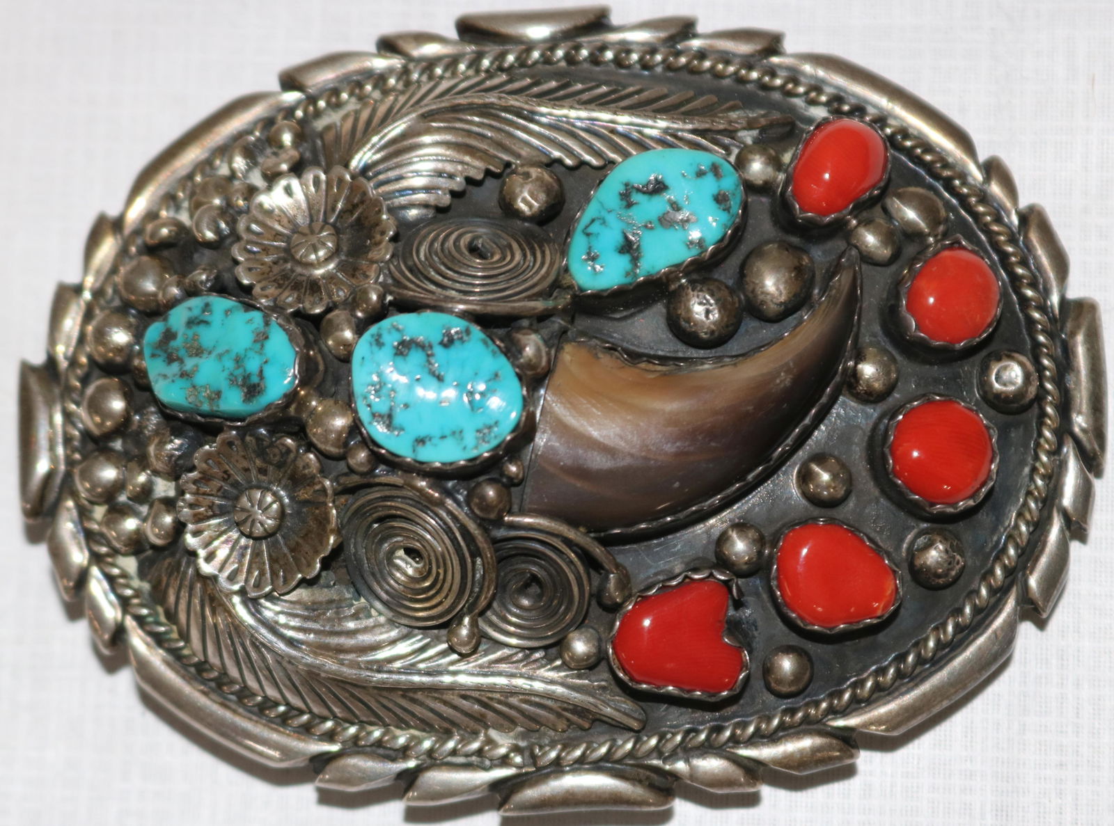 NAVAJO STERLING BELT BUCKLE WITH BEAR CLAW, (1 of 2)