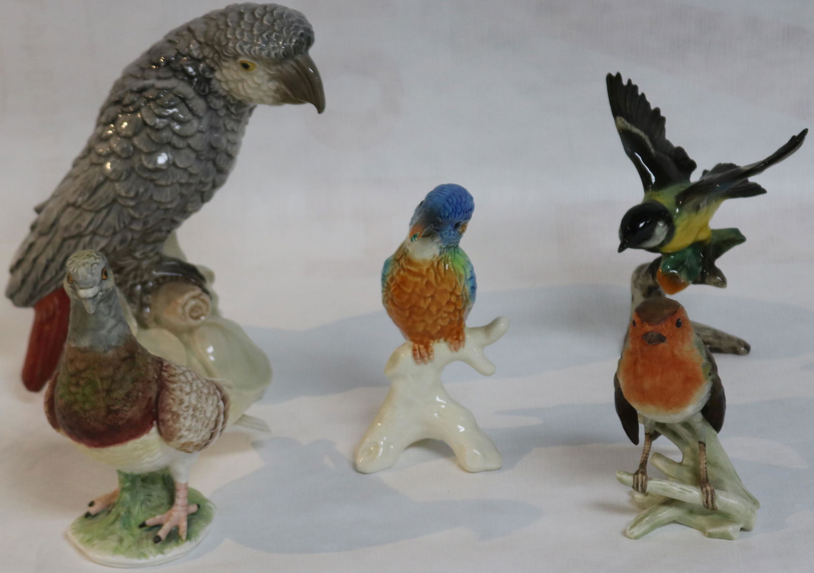 COLLECTION OF 5 SMALL GOEBEL BIRD FIGURES, 3 1/2": - 5" H, 3" - 5" W