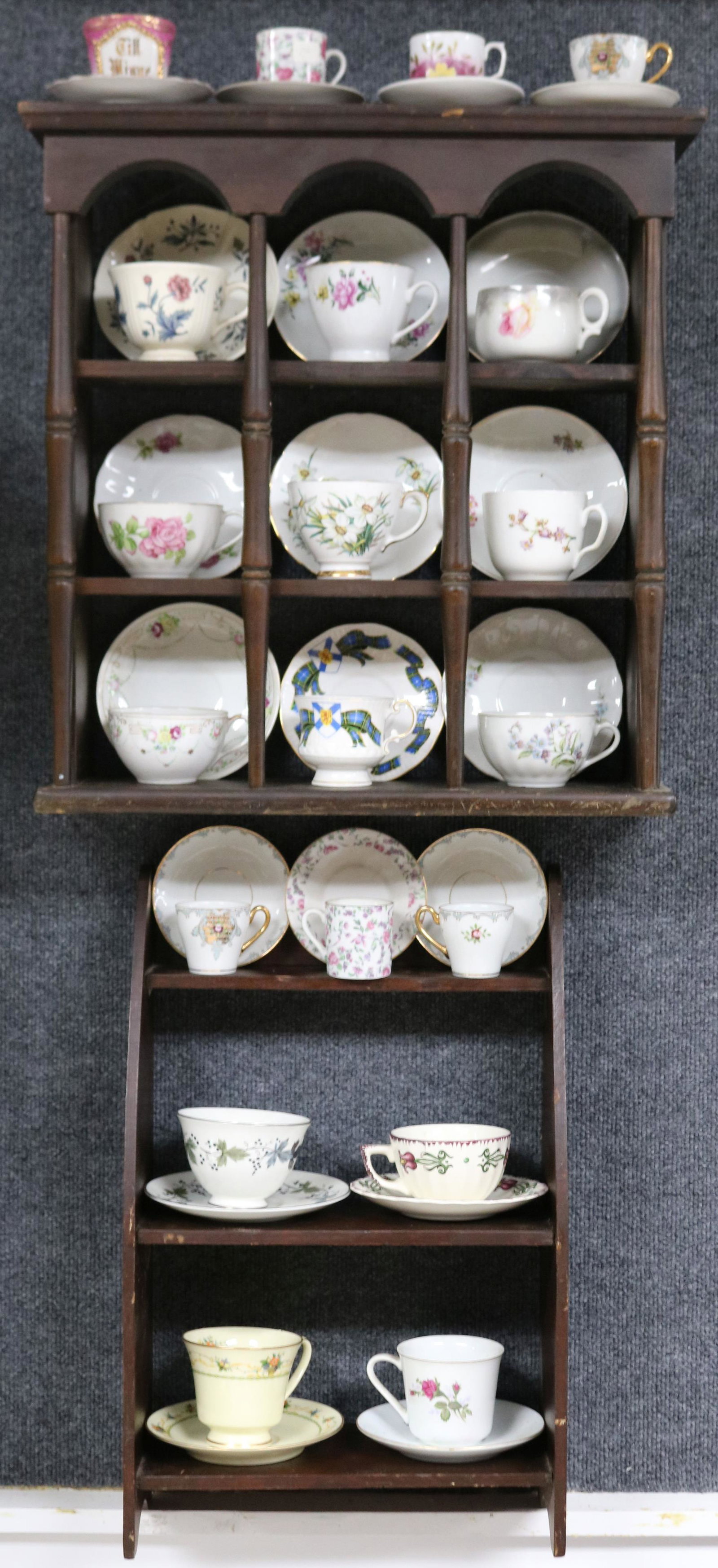 2 WOODEN SHELVES WITH COLLECTION OF 20 CUPS &: SAUCERS