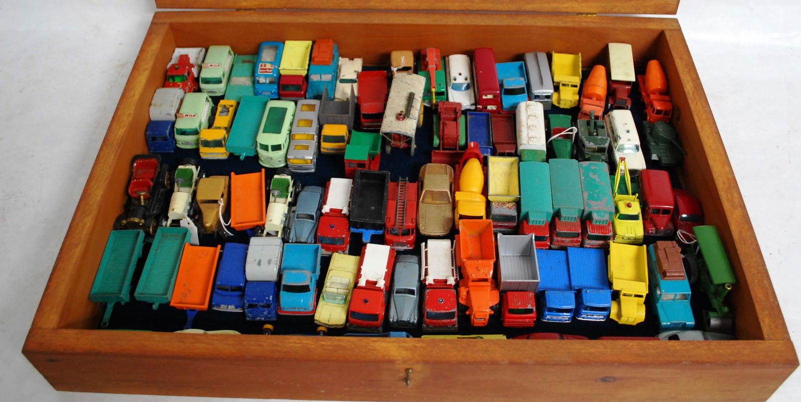 80 UNBOXED MATCHBOX LESNEY CARS SOME CHIPPAGE TO: PAINT - CASE NOT INCLUDED