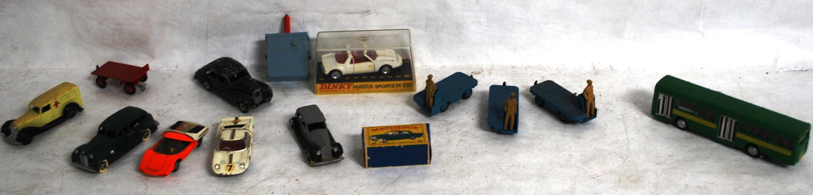 14 DINKY CARS/AND OR PARTS - BEV TRUCK, DINKY: MATRA SPORTS M530 IN CASE, BUS, FIAT ABARTH 2000, PACKARD