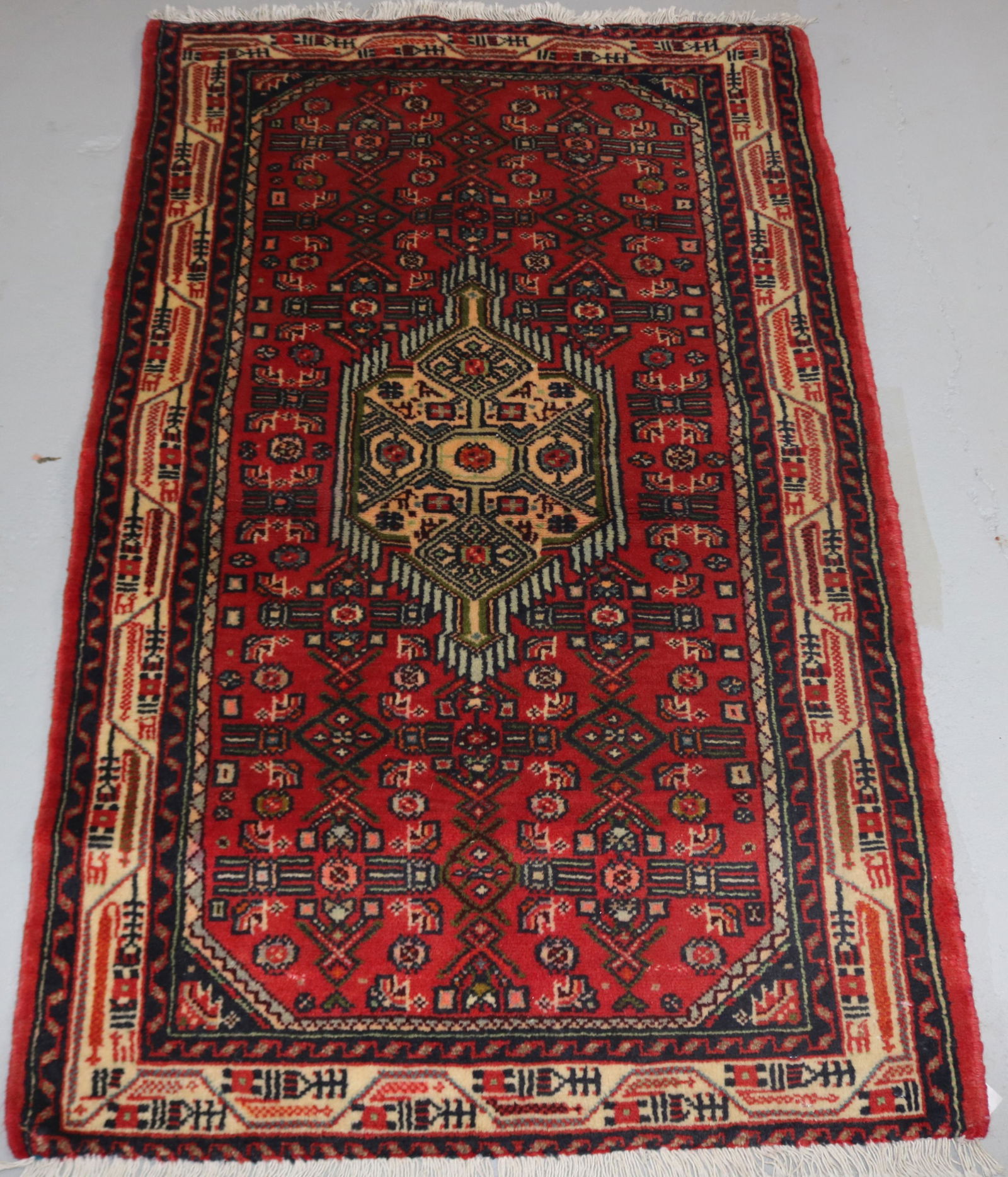 RUG #351, 2' 6" X 4' 2" GEOMETRIC: SEE PHOTO