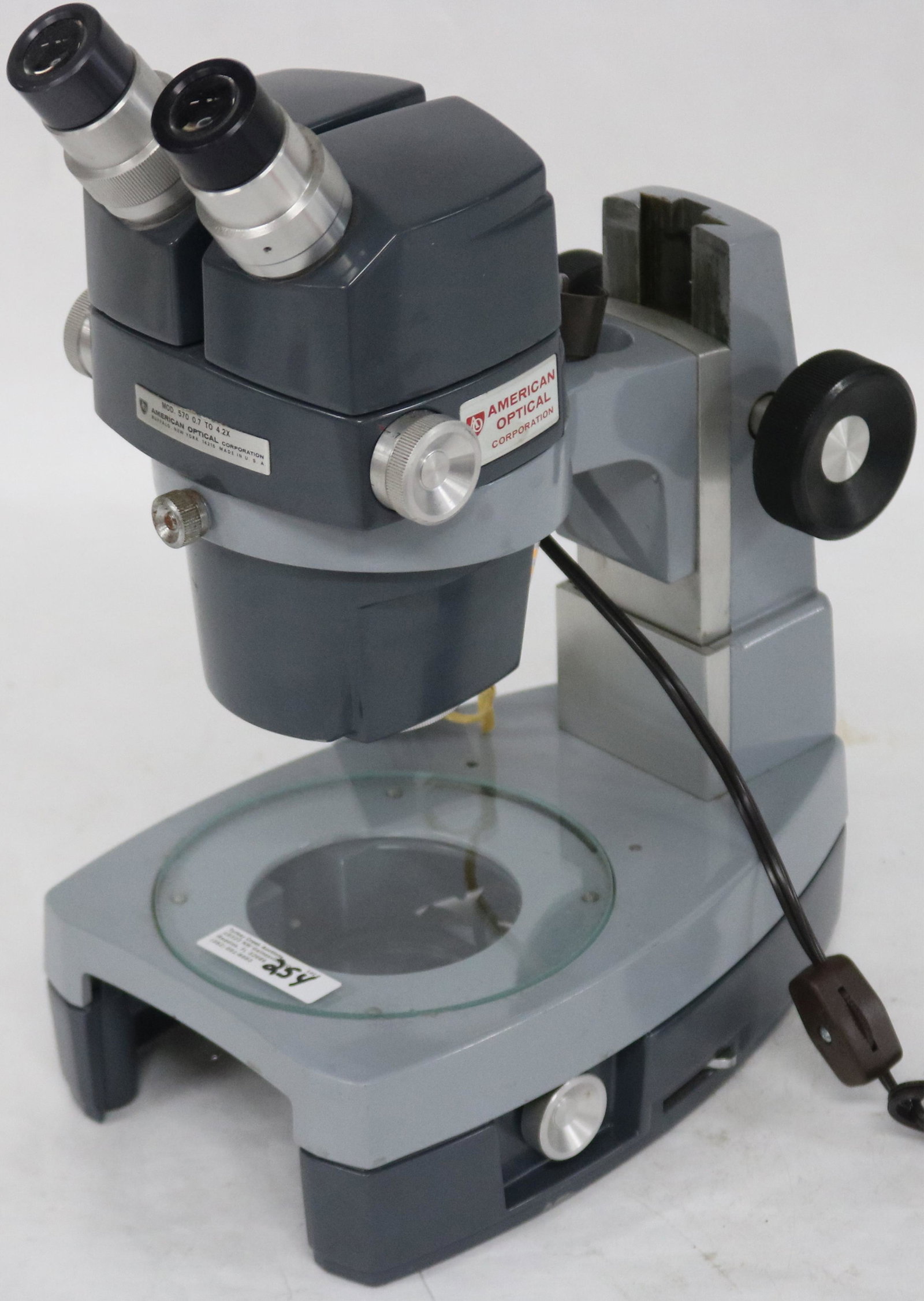 AMERICAN OPTICAL 50 MICROSCOPE LIGHT WORKS, 4: OBJECTIVES 4X, 10X, 45X, 100X