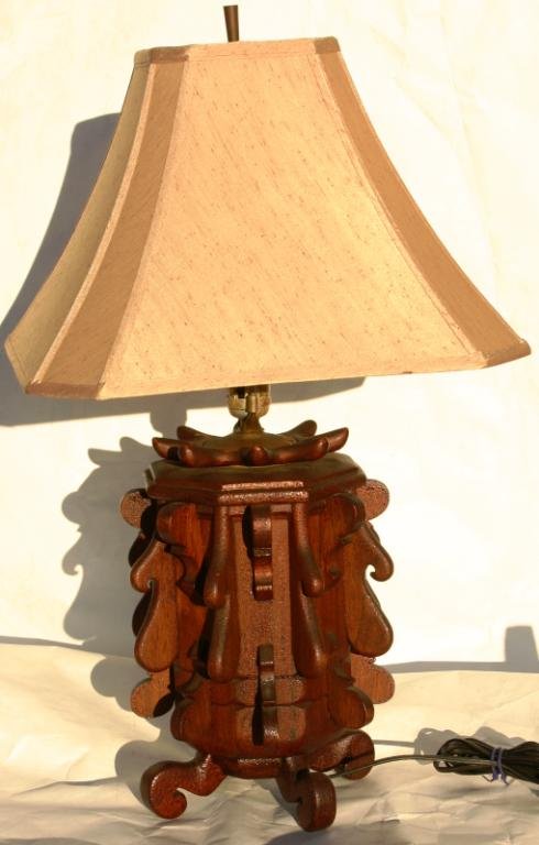 UNUSUAL TRAMP ART TABLE LAMP ORIGINAL FINISH, APPR: UNUSUAL TRAMP ART TABLE LAMP ORIGINAL FINISH, APPROX. 26" H