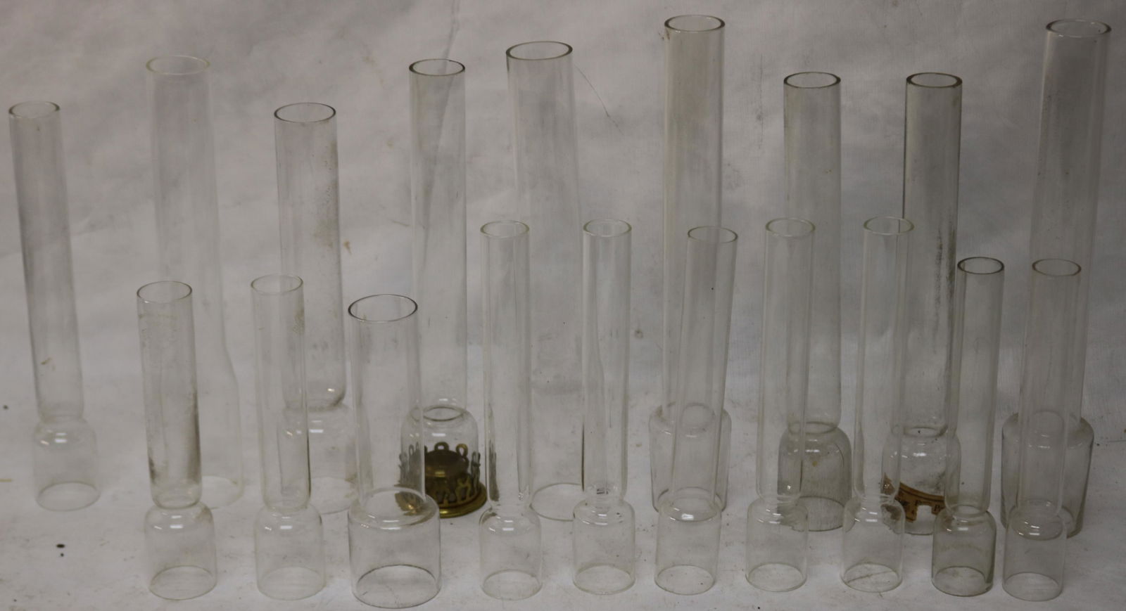 LOT OF 19 CHIMNEYS, CYLINDER STYLE, PROBABLY FOR (1 of 2)