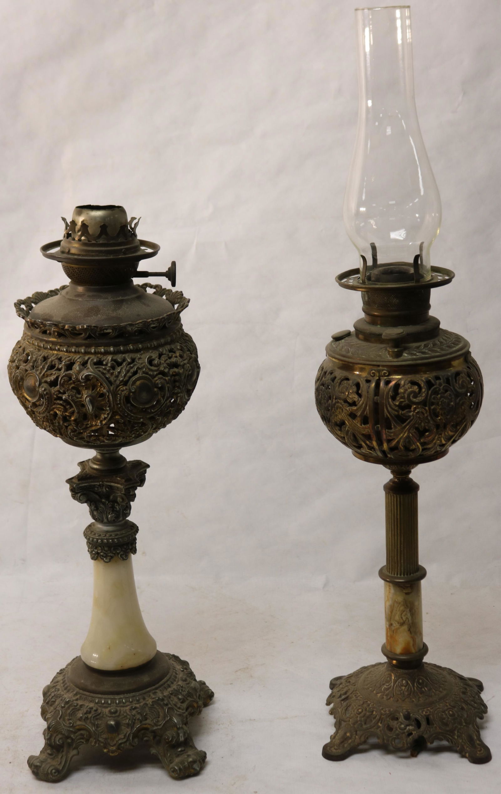 TWO 19TH C. BANQUET LAMPS WITH ONYX SHAFTS, ONE (1 of 2)