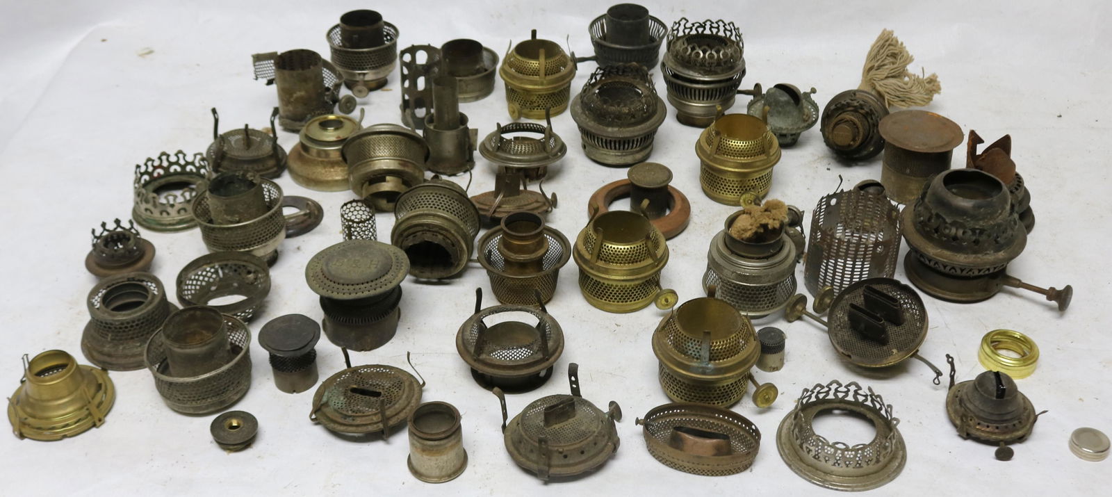 COLLECTION OF MISC. BURNER PARTS AND PIECES, MOST (1 of 1)