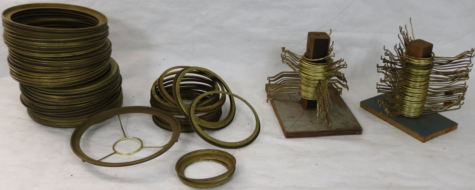 COLLECTION OF VARIOUS SIZE LAMPS RINGS AND: SPIDERS, 130 PCS., (39) 10 1/2" DIA. RINGS, (15) 7 1/2" DIA., (2) 5 1/2" DIA. (74) SPIDERS