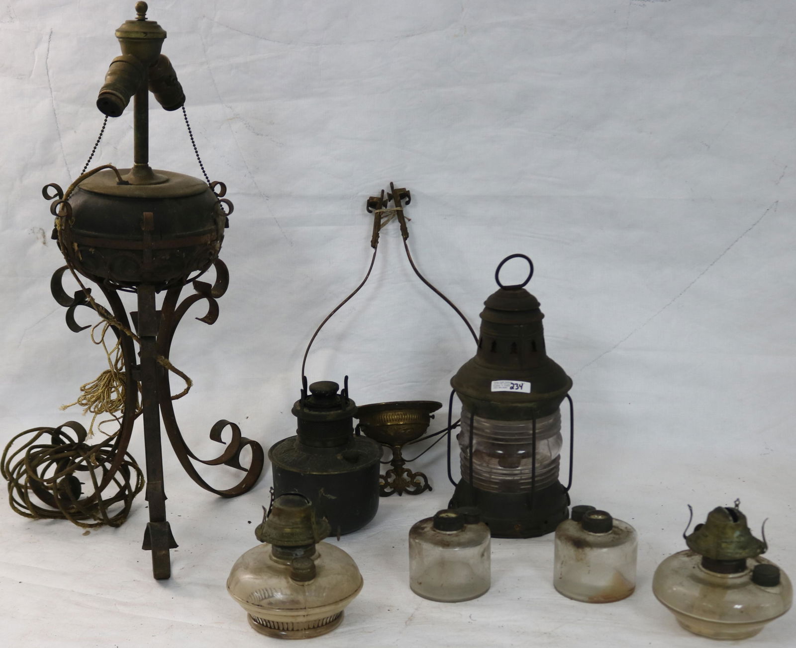 LIGHTING LOT TO INCLUDE SHIPS LANTERN, BRASS (1 of 2)