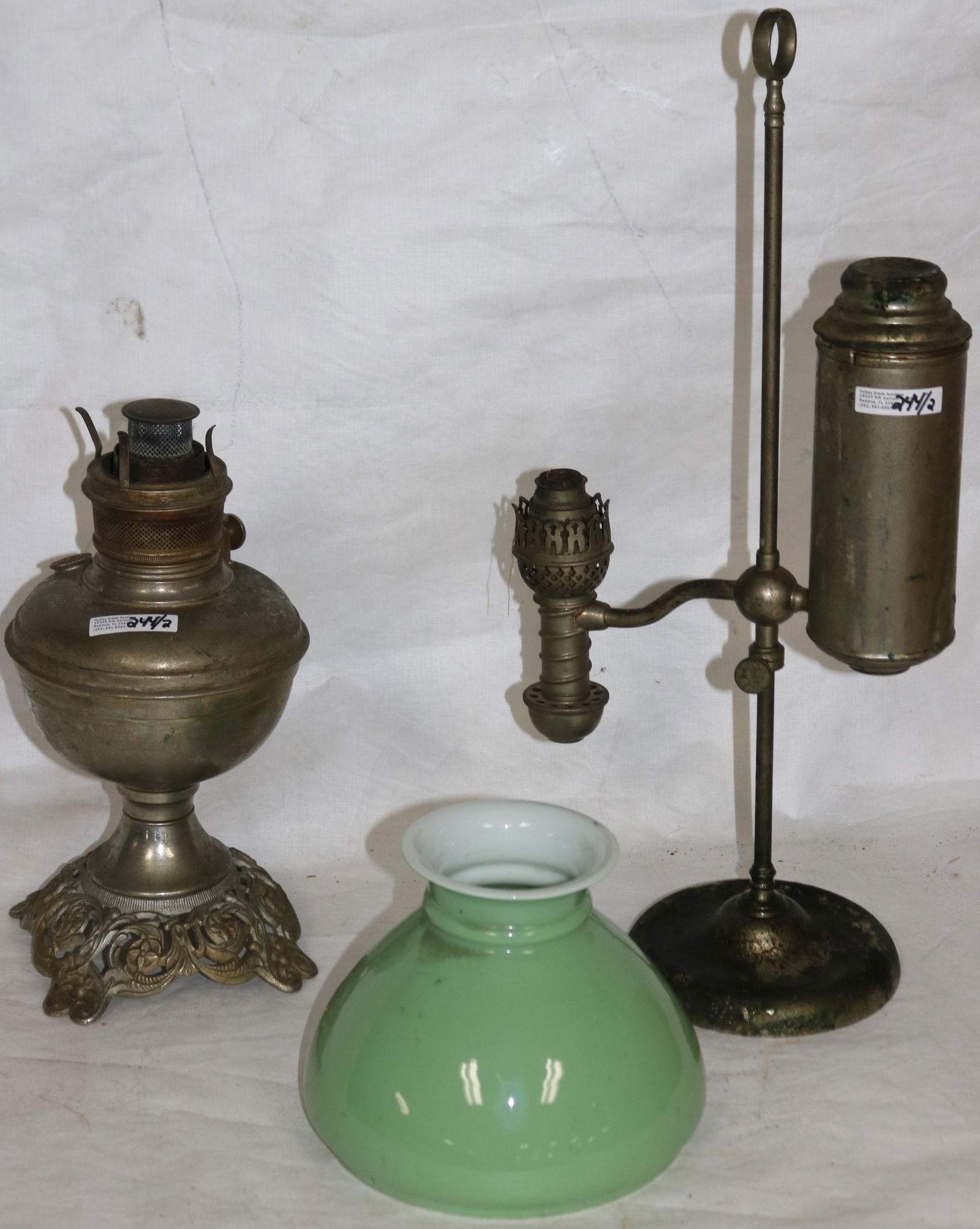 LOT OF LAMPS TO INCLUDE STUDENT LAMP WITH FLUID (1 of 1)