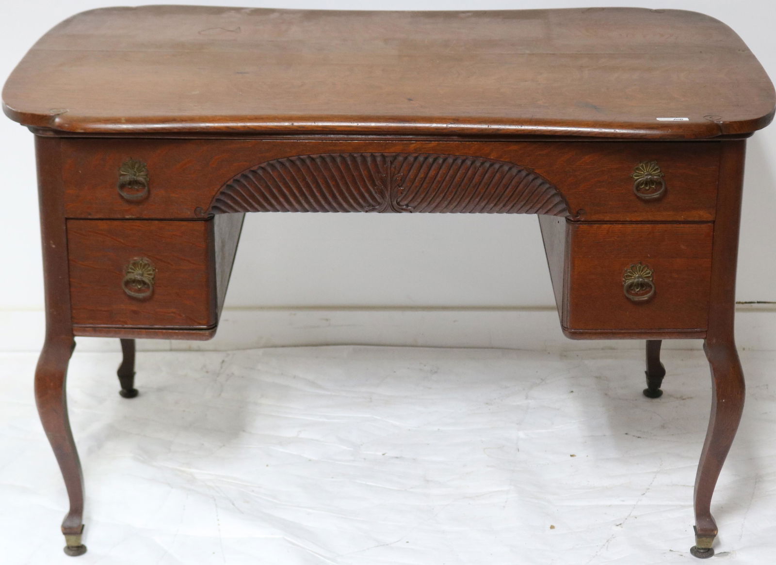 EARLY 20TH C. QUARTERED OAK LIBRARY TABLE, SHAPED (1 of 2)