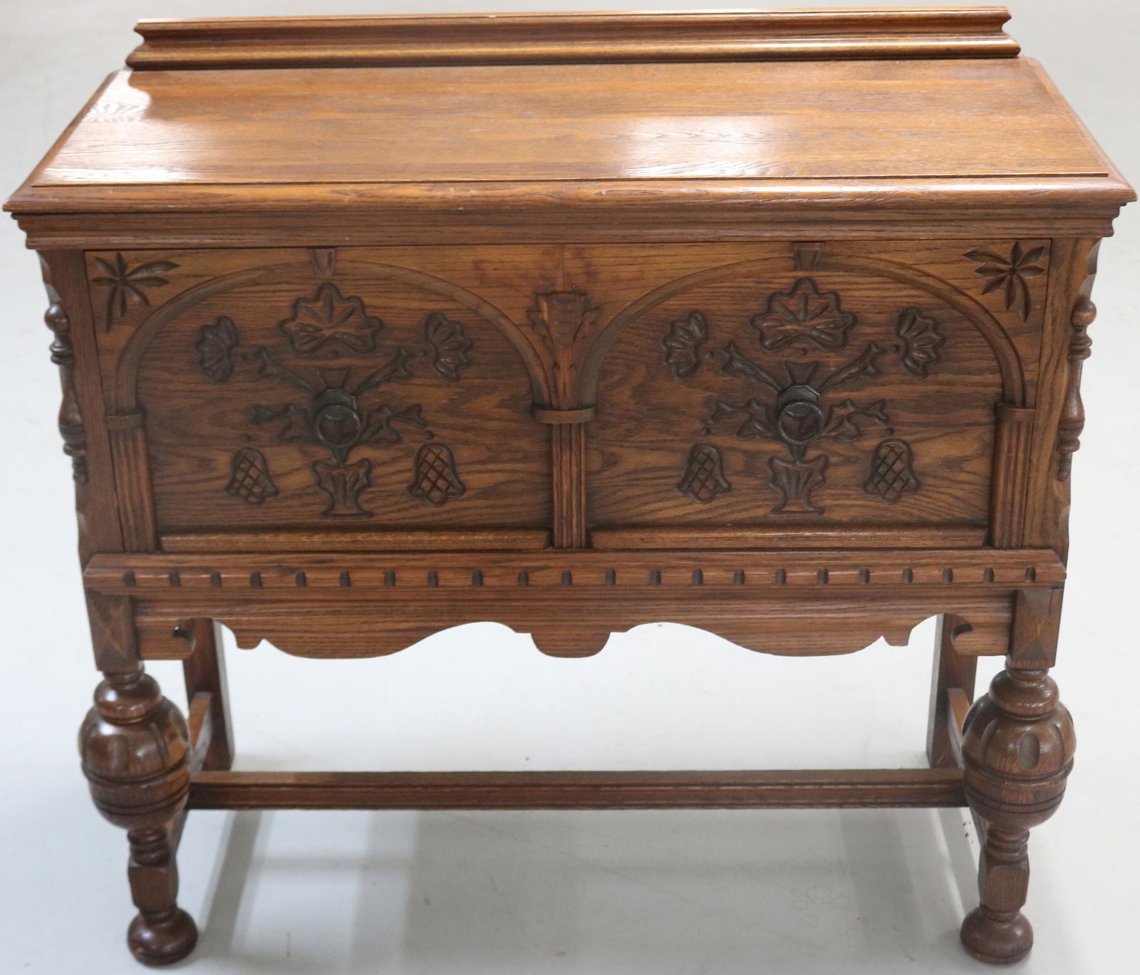 ORNATELY CARVED 1 DRAWER OAK SERVETTE, REFINISHED (1 of 2)