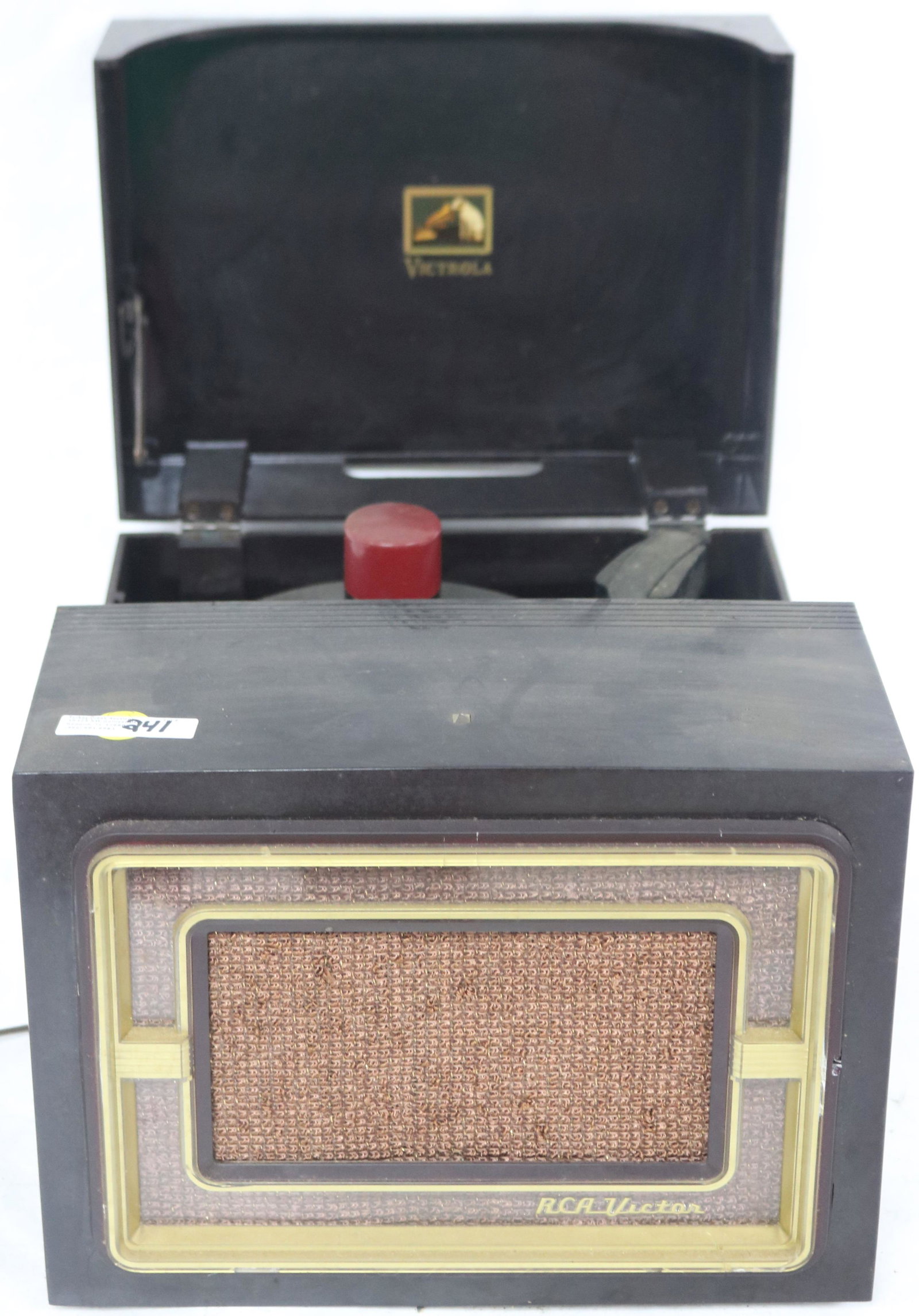 VINTAGE MID CENTURY RCA VICTOR VICTROLA, HARD: PLASTIC CASE, PLAYS 45'S, NEEDS NEW CORD, 8 1/2" H, 11" W, 13" DEEP