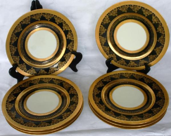 SET OF 8 GOLD GILT BAVARIAN DINNER PLATES,: 10 7/8" DIA.