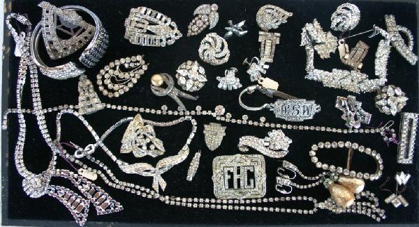 COLLECTION OF RHINESTONE AND PASTE JEWELRY: BRACELETS, NECKLACES, EARRINGS, PINS AND CLIPS