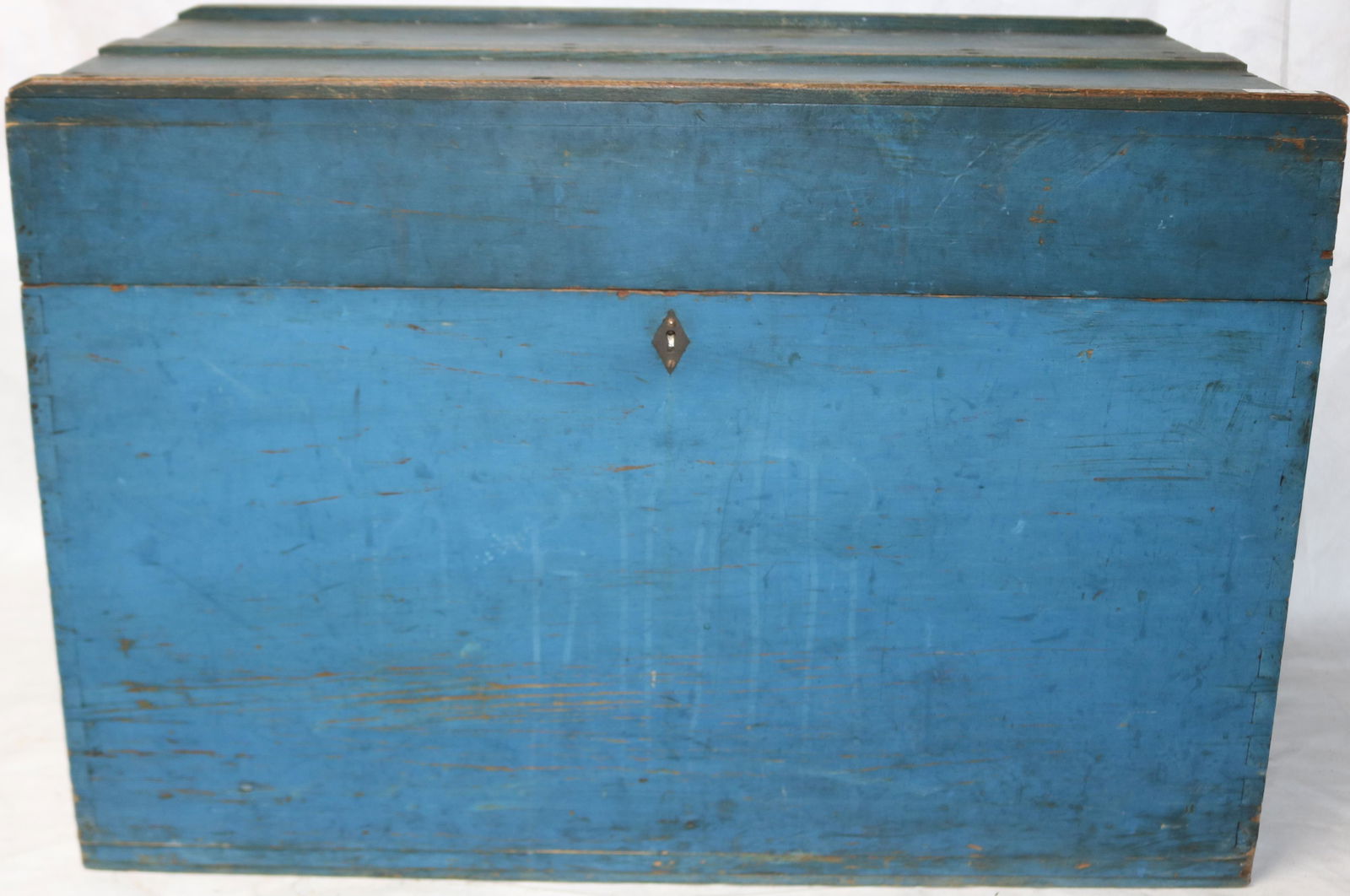 DOVETAIL PINE 6 BOARD TRUNK, OLD BLUE PAINT, LIFT (1 of 2)