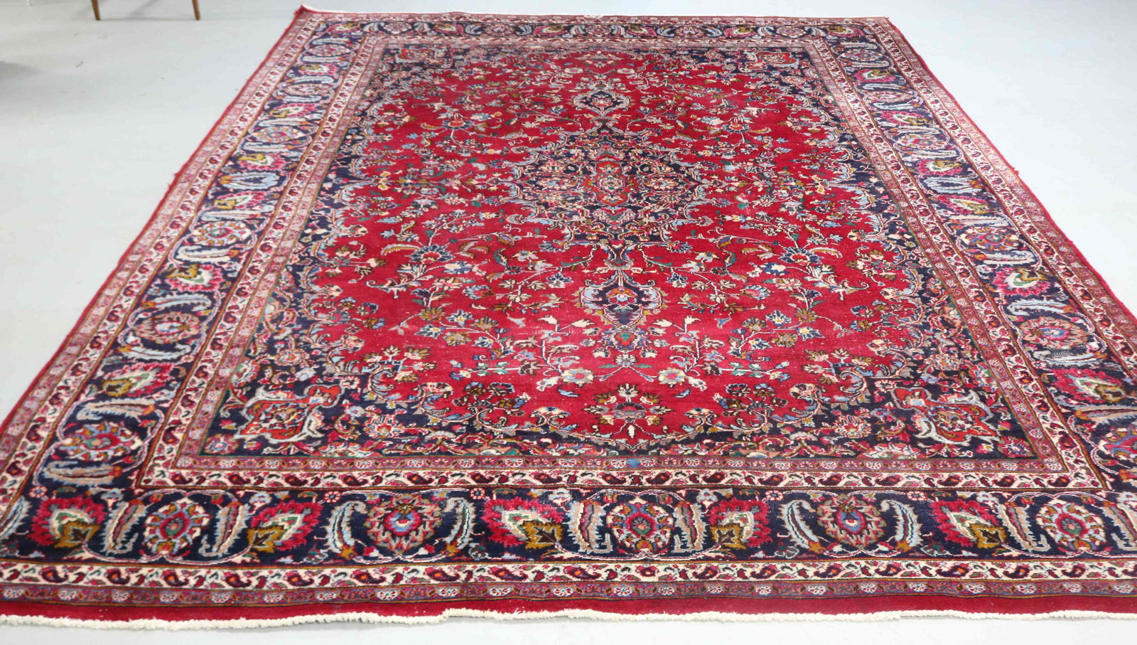 SEMI ANTIQUE PERSIAN KASHAN STYLE RUG, SHOWS SOME (1 of 4)