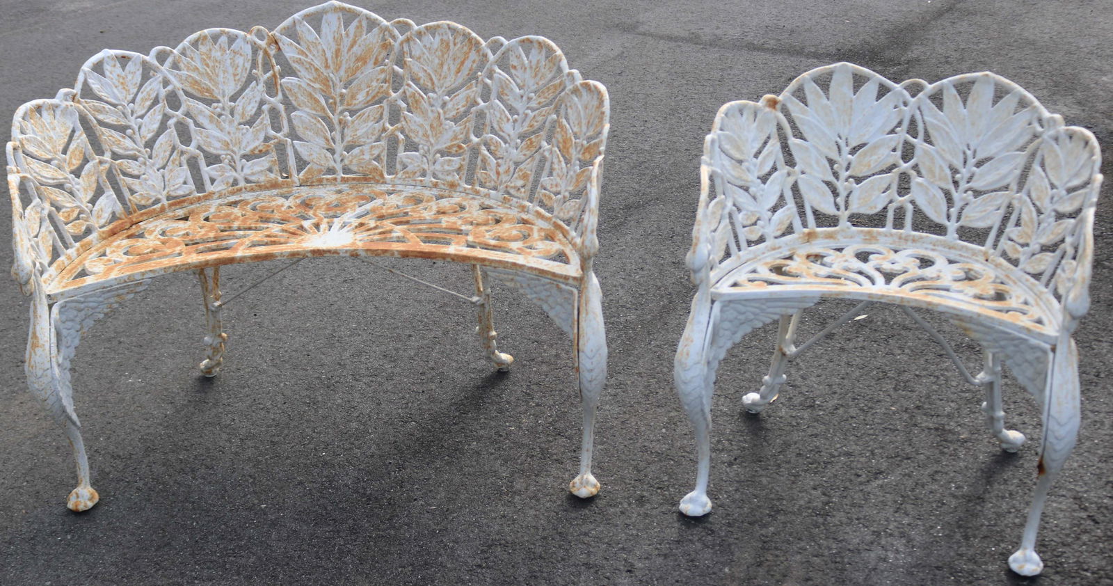 2 PCS. HEAVY CAST IRON GARDEN FURNITURE, BENCH 30 (1 of 3)