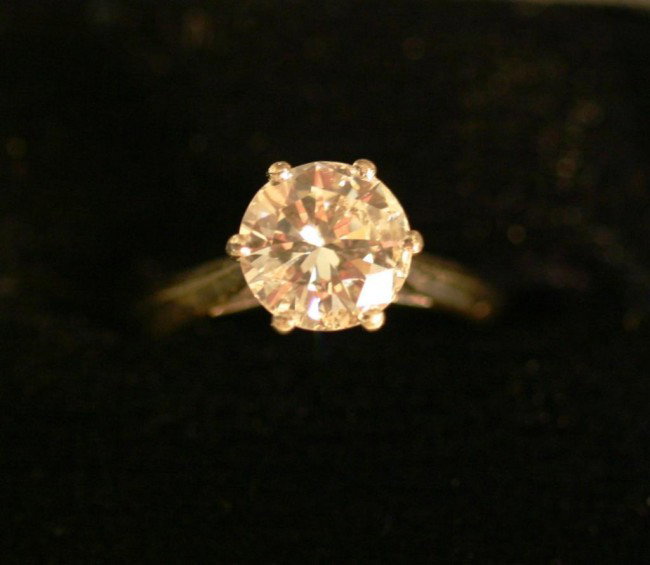 ESTATE 2 CT. DIAMOND SOLITAIRE RING,: SIZE 7, VS2 GRADE, H-I COLOR, DIAMOND WEIGHT 2.06 CT., SET IN 18K GOLD, COMES WITH CURRENT GEMOLOGICAL APPRAISAL
