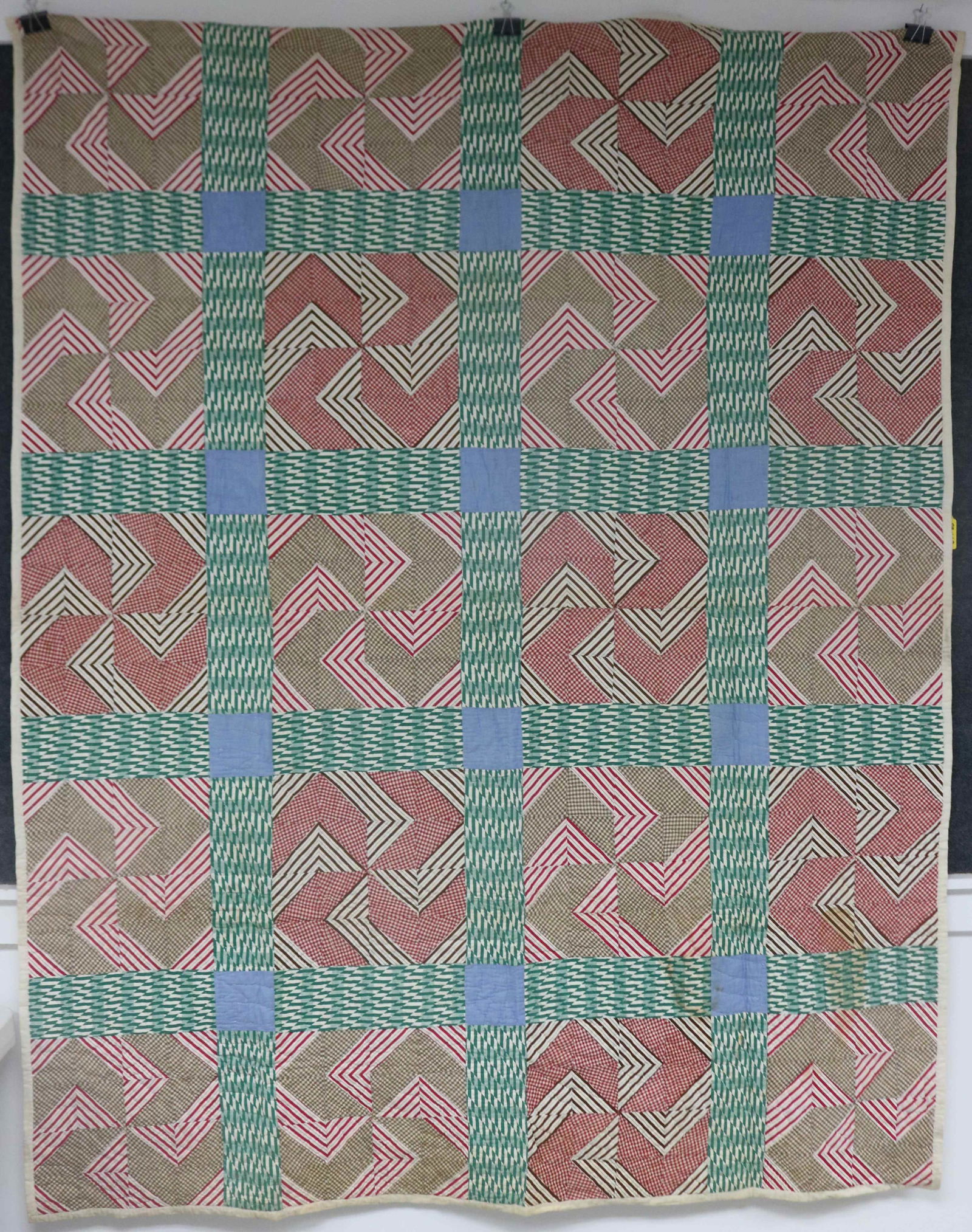 20TH C. WINDMILL DESIGN QUILT, VARIOUS COLORS, (1 of 2)