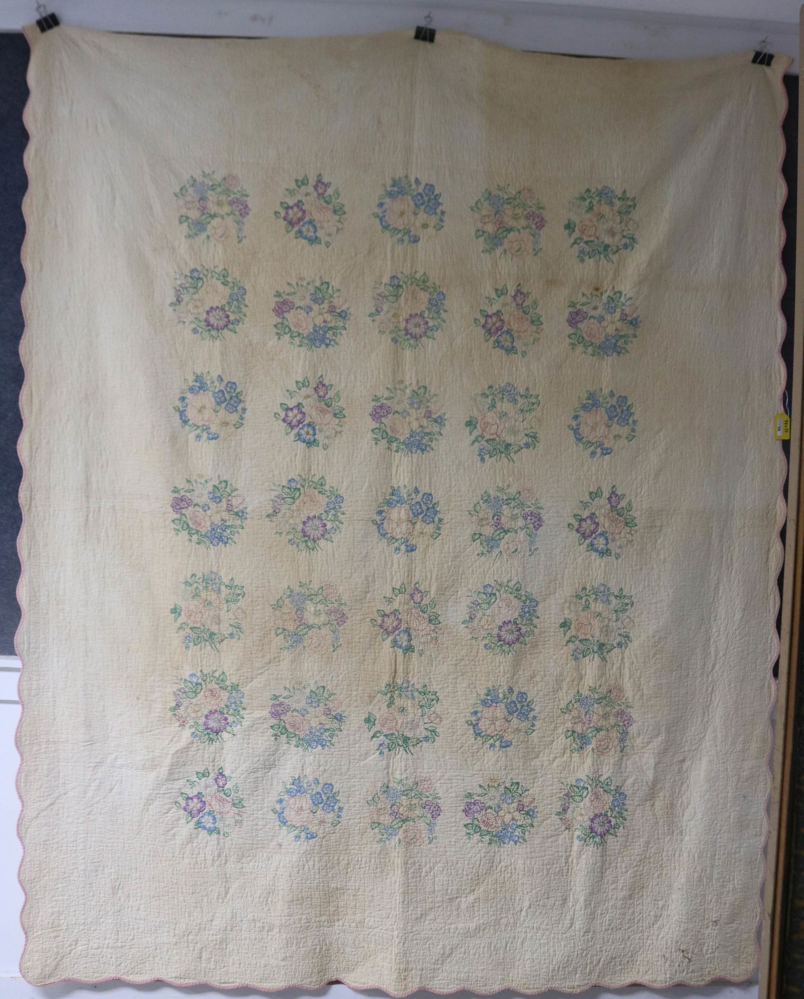 LATE 19TH C. QUILT, FINE QUILTING, FLORAL PRINT (1 of 4)