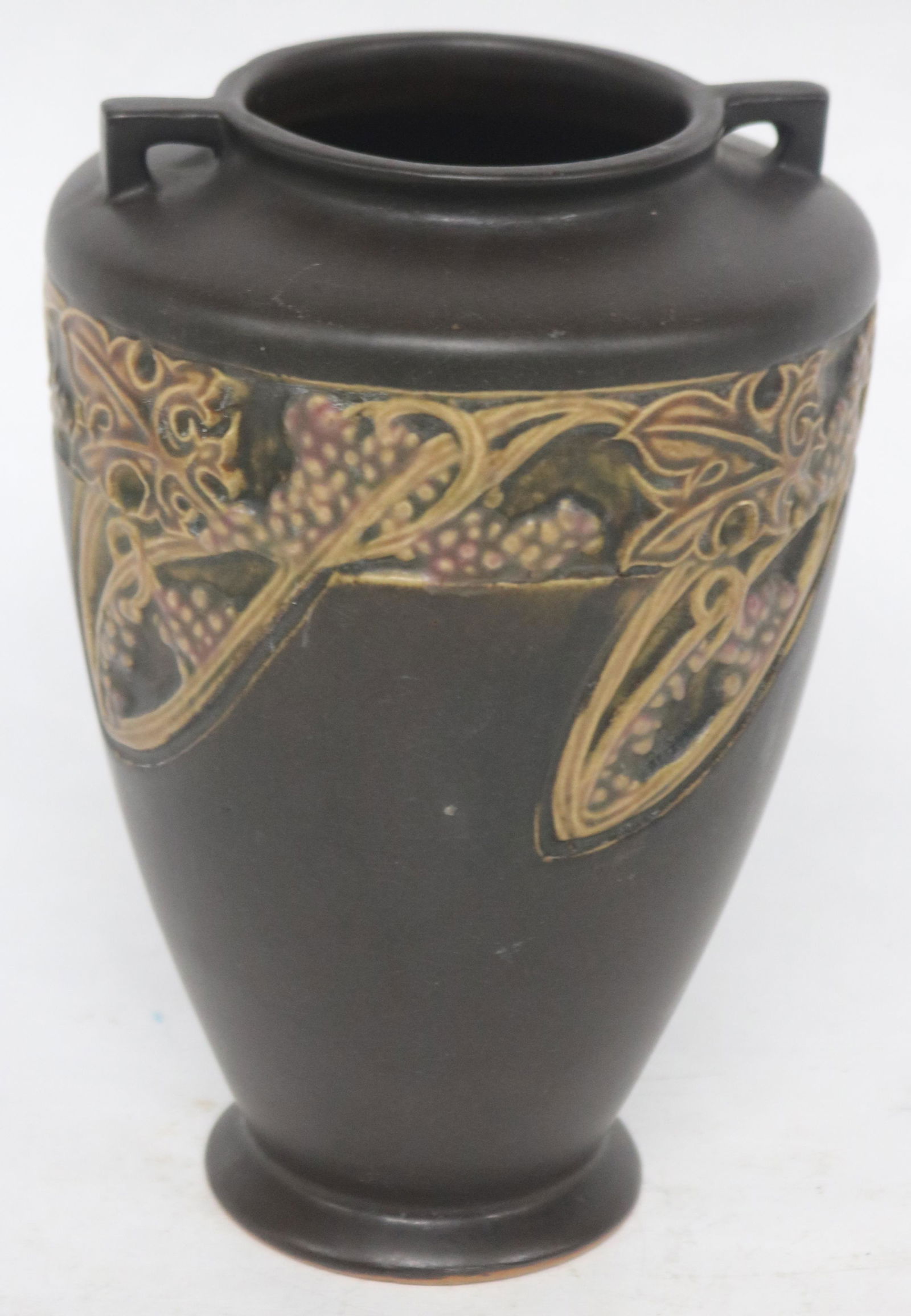 ROSEVILLE, ROSECRAFT VINTAGE HANDLE VASE (1924) 8 (1 of 2)