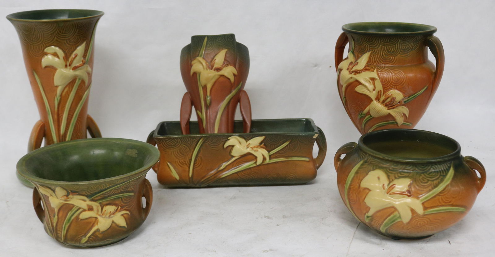 6 PCS. ROSEVILLE POTTERY, ZEPHRLILY, 671-7" POT, (1 of 2)