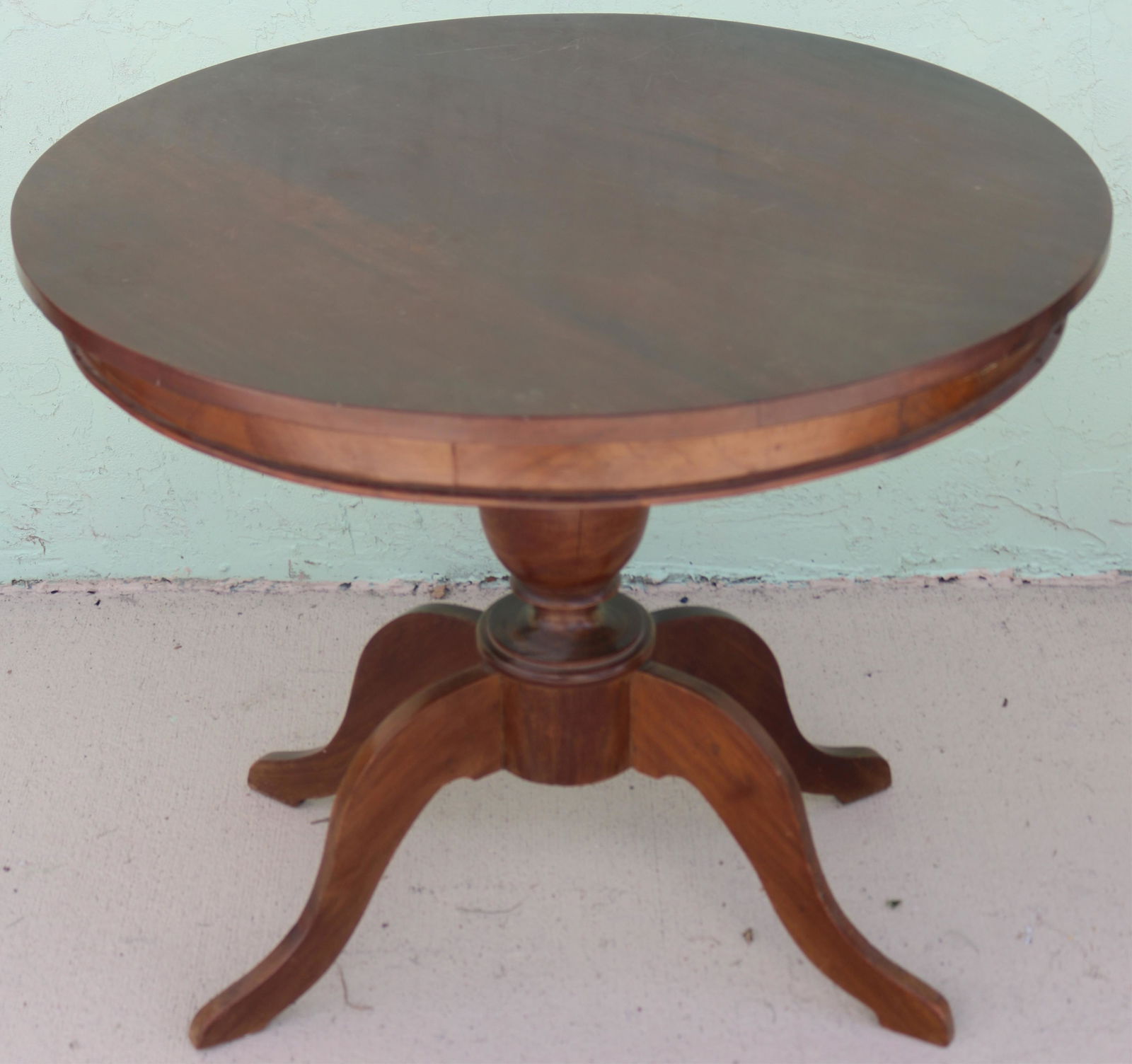 ROUND CUSTOM MAHOGANY OCCASIONAL TABLE, (1 of 1)