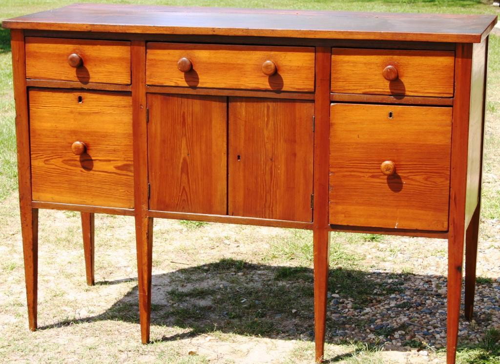 RARE EARLY 19TH C. HEPPLEWHITE HUNT BOARD: SOUTHERN HARD PINE, OLD REFINISHED CONDITION, 46 3/4" H, 66 1/2" L, 25" D, PROBABLY GEORGIA ORIGIN, SHOWS MINOR REPAIRS