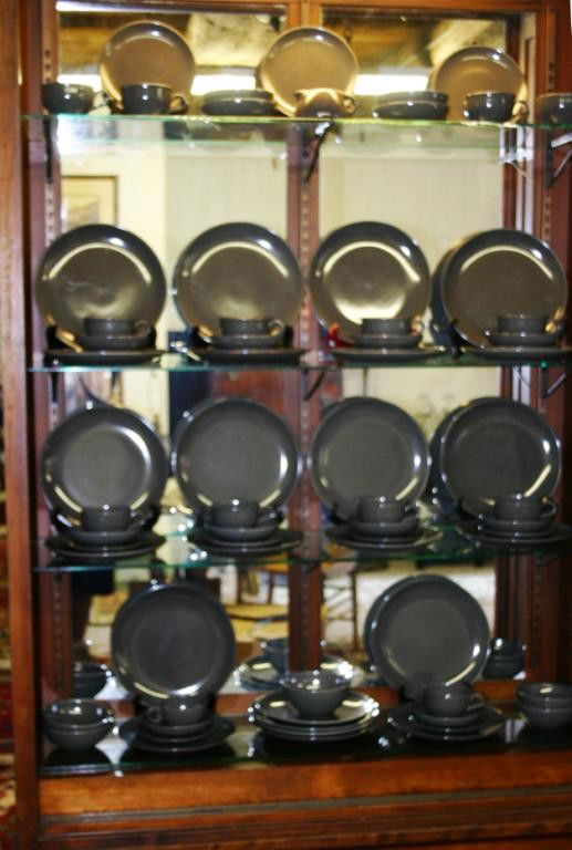71 PC. DINNER SET SERVICE FOR 10 BY RUSSEL WRIGHT: MONOCHROME DESIGN