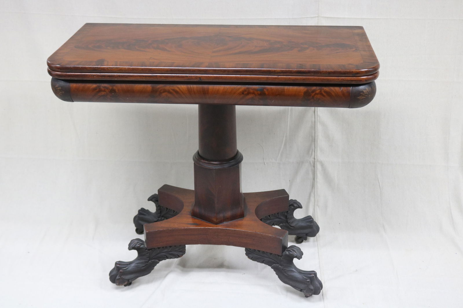 EXCEPTIONAL EARLY 19TH CENTURY FEDERAL CARD TABLE (1 of 4)