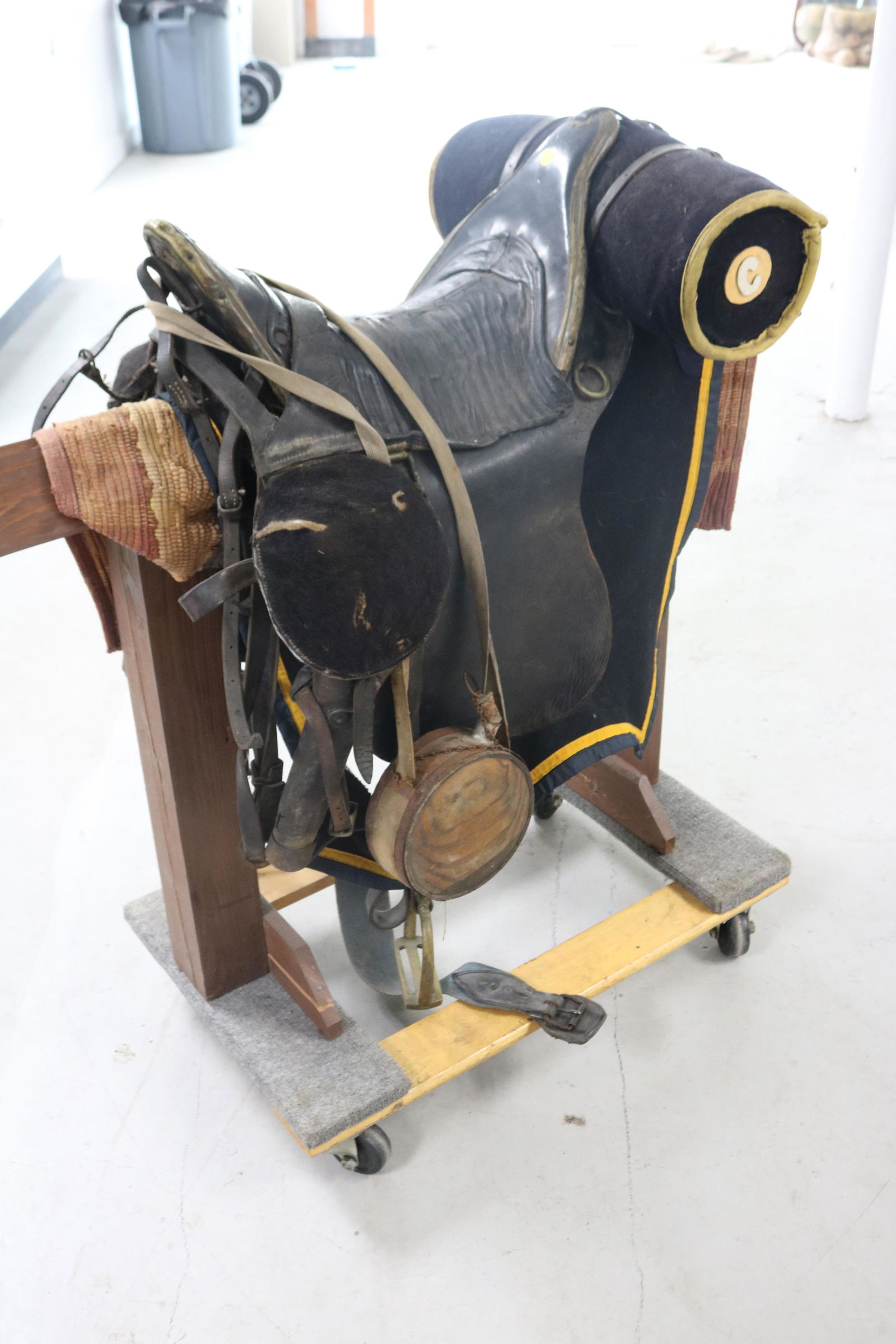 OLD CAVALRY LEATHER SADDLE (1 of 6)