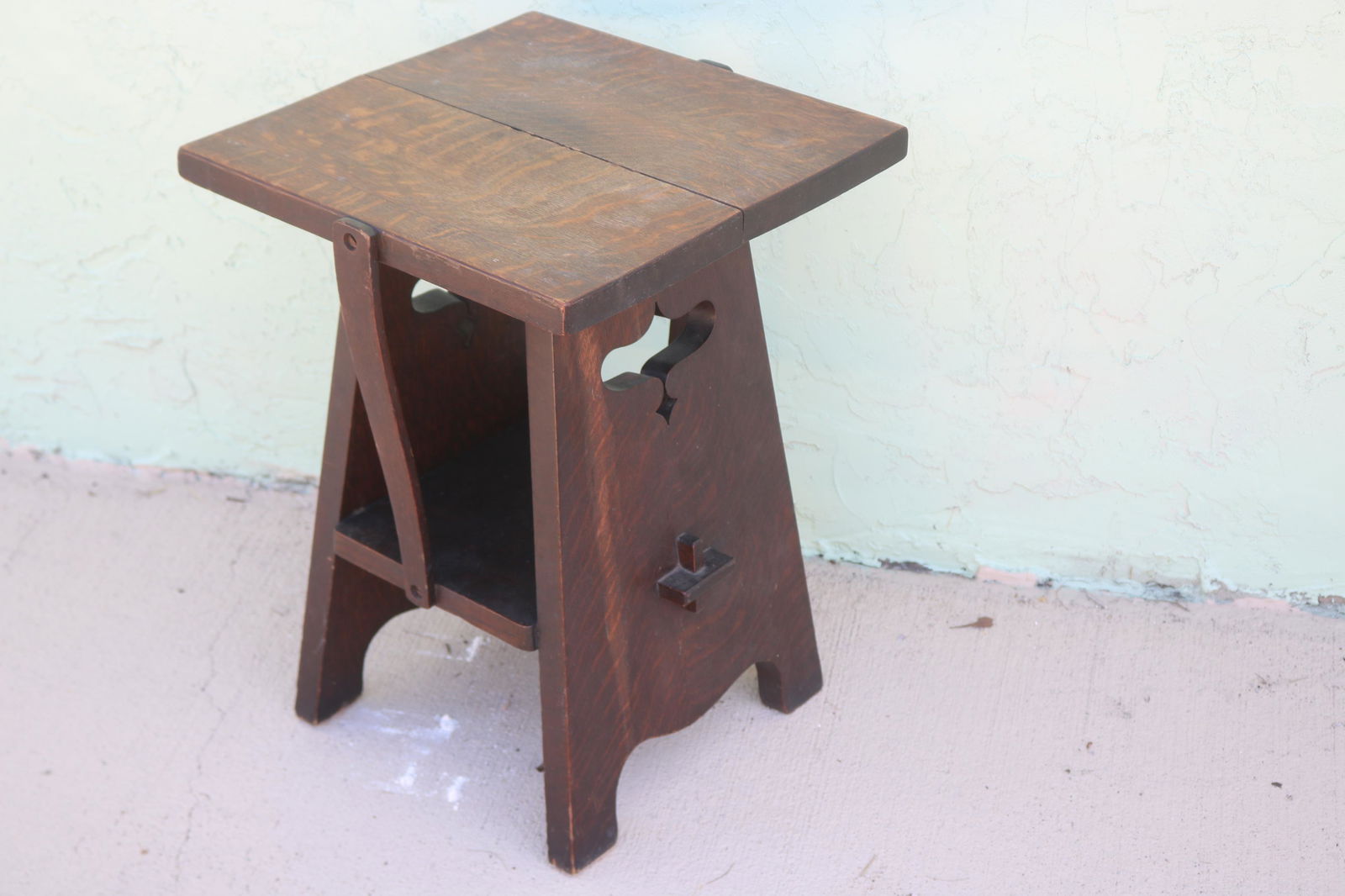 SMALL UNUSUAL MISSION OAK STAND (1 of 3)