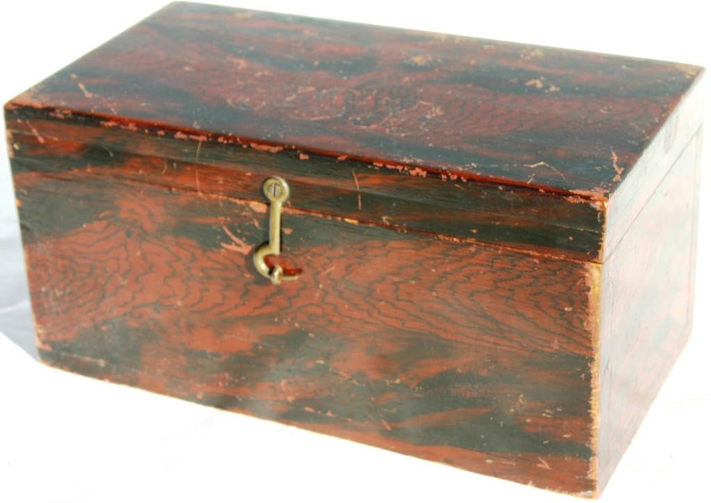 19TH C. GRAIN PAINTED LIFT TOP BOX,: WITH FITTED BOTTLE INTERIOR, PROBABLY FOR SHIP'S DOCTOR, 5 ORIGINAL CUT, 5 7/8" H, 11 1/4" W, 6 1/4" D