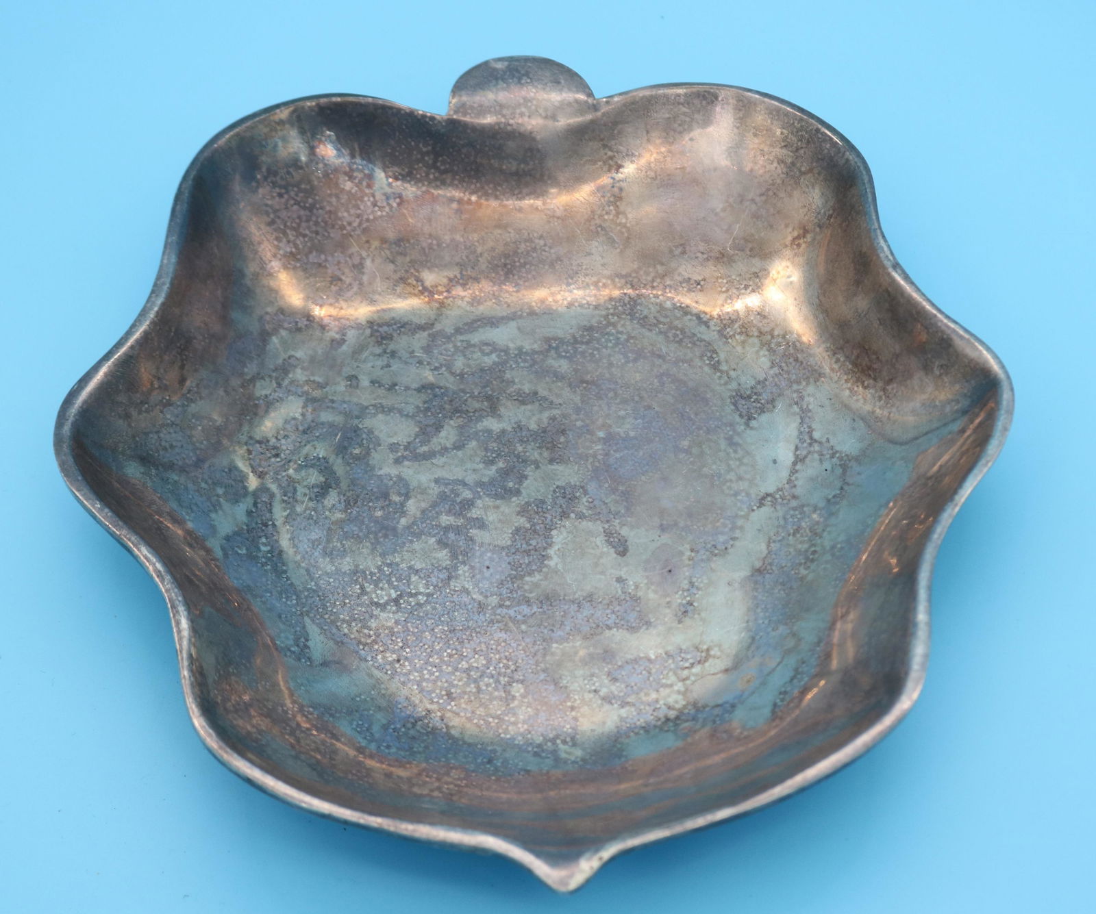 HAND MADE MEXICAN 950 SILVER TRAY, LEAF SHAPED, 1 (1 of 2)