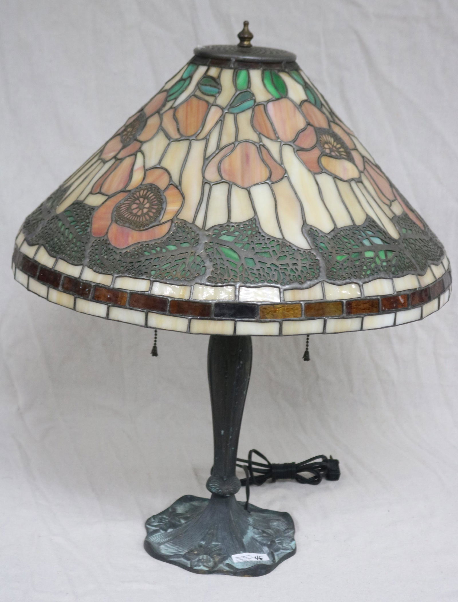 LEADED GLASS TABLE LAMP, LATE 20TH C. SHADE, (1 of 2)