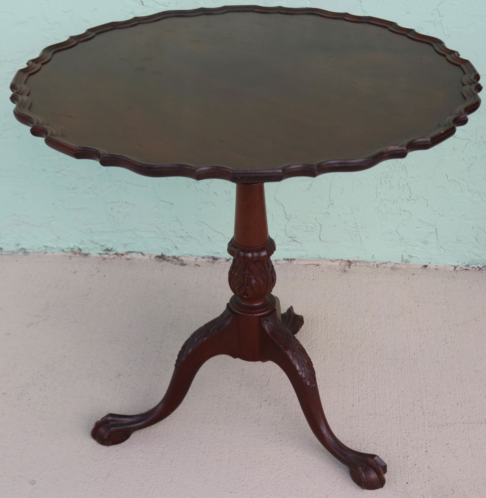 CUSTOM MAHOGANY PIE CRUST TIP TOP TABLE, OLD (1 of 2)